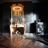 在爱尔兰安装了一个摄政时期的古董壁炉。